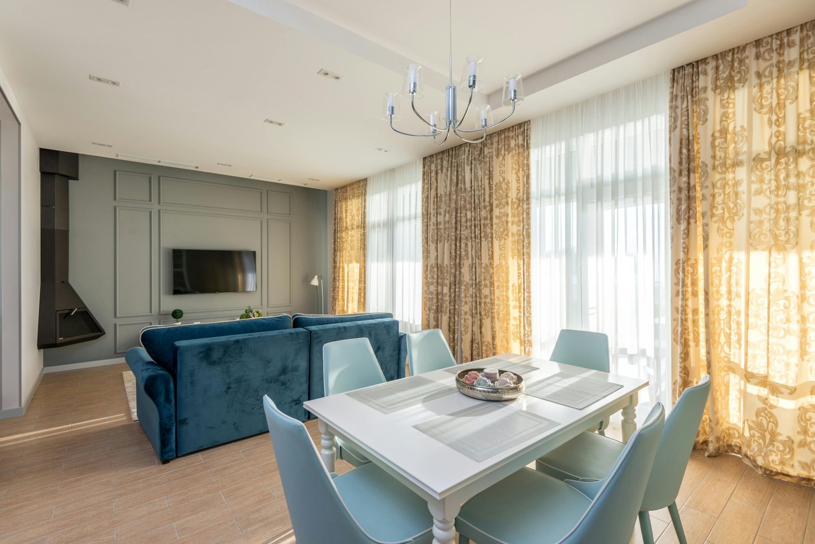 Contemporary Dining Suite